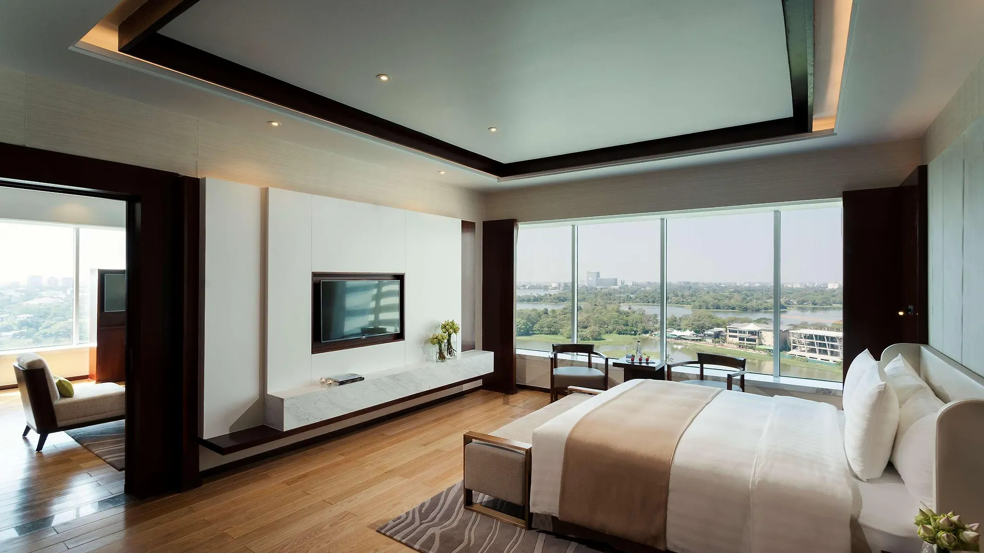 Melia Yangon Hotel 5*,